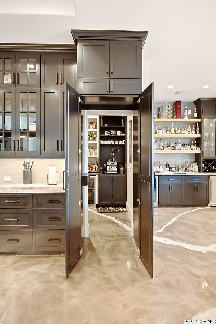 Butler's pantry